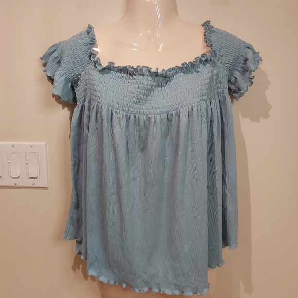 Ardene Tops - ❣️Ladies Ardene top size XL (#653)